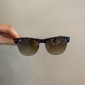 RAY-BAN CLUBMASTER OVERSIZED